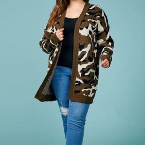 Plus Size Camouflage Cardigan